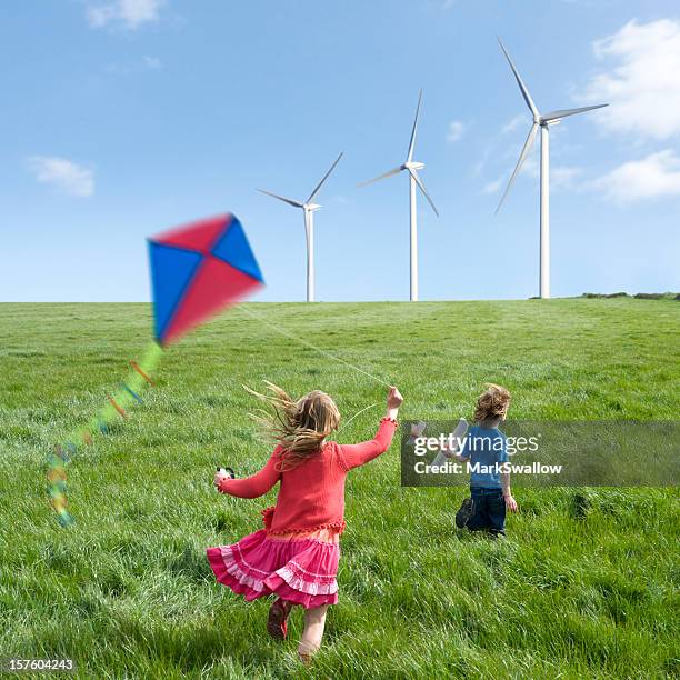 windkraftanlagen - air child play stock-fotos und bilder