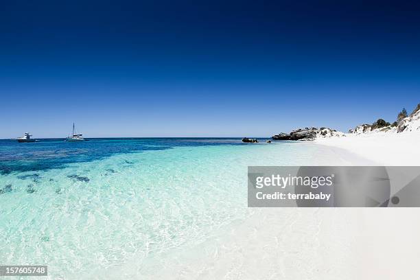 vacaciones perfectas en la playa de ensueño - australia occidental fotografías e imágenes de stock
