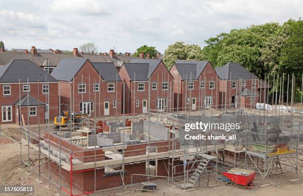 elevated view of a uk building site - housing estate stock pictures, royalty-free photos & images