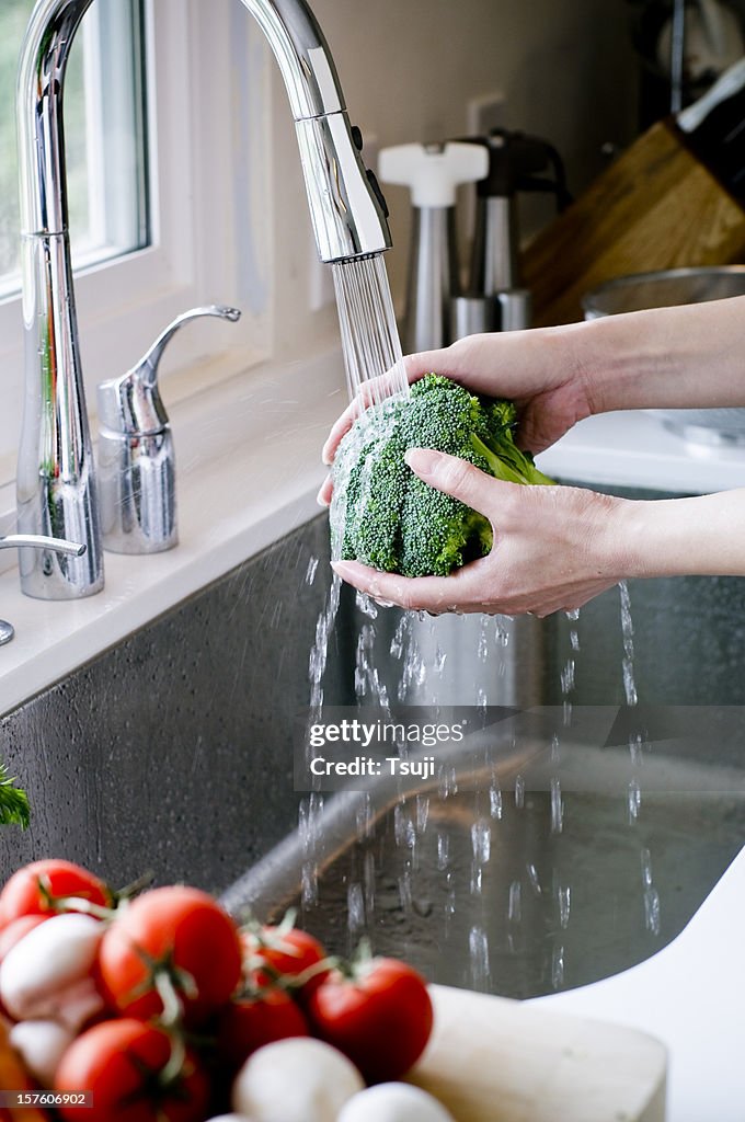 Washing vegetables