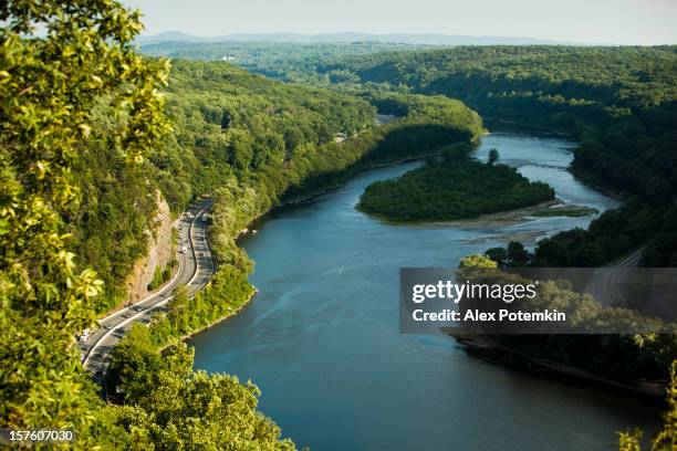 delaware water gap - pennsylvania landscape stock pictures, royalty-free photos & images