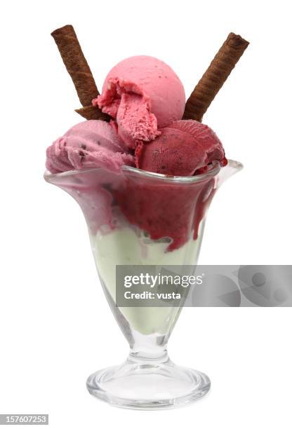 kugel eis mit schokolade rolls - eisbecher stock-fotos und bilder