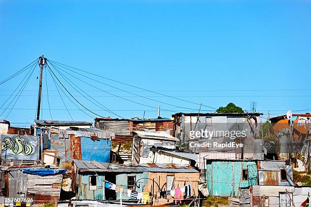 corrugated iron shacks in khayelitsha, cape town - slum stock pictures, royalty-free photos & images