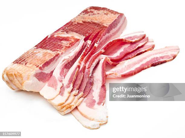 raw slices of applewood smoked bacon - bacon stockfoto's en -beelden