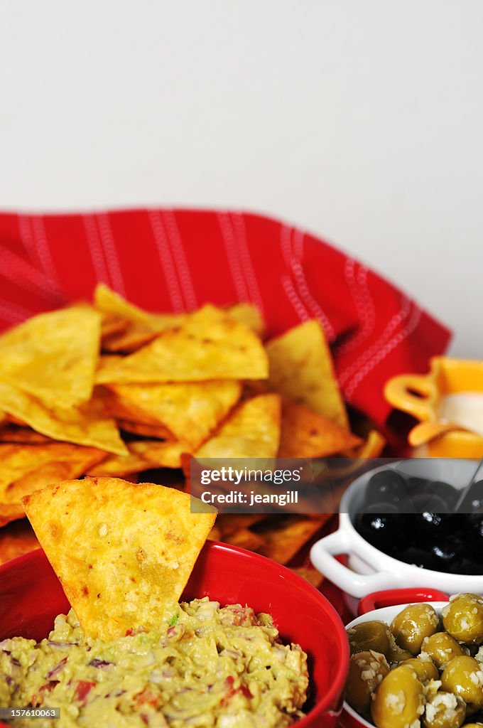 Tortilla chips con guacamole