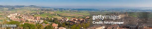 tuscany picturesque hill town homes villas panorma san gimignano italy - voyager estate winery stock pictures, royalty-free photos & images