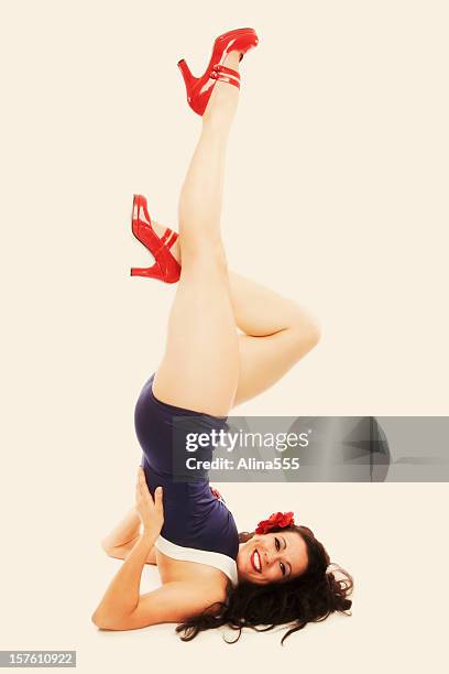 pin-up girl: classic vintage 1950's beautiful woman - pin up vintage 個照片及圖片檔