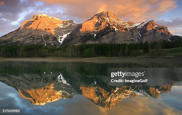 alberta rockies mountain reflection - kananaskis stock pictures, royalty-free photos & images