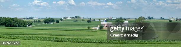 el condado de lancaster farm panorama - condado de lancaster pensilvania fotografías e imágenes de stock