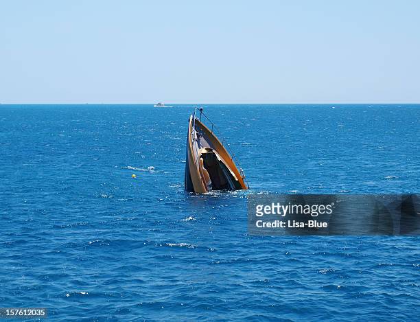 shipwreck - ship stock-fotos und bilder
