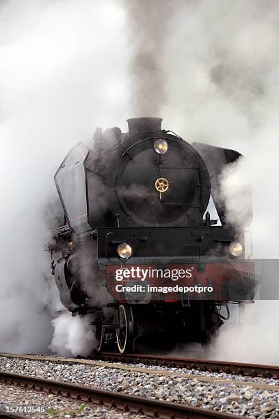 old fashion steam train - history and progress of the steam engine stock pictures, royalty-free photos & images
