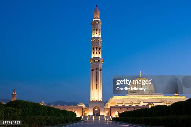 the grand mosque sultan qaboos oman - masqat oman stockfoto's en -beelden