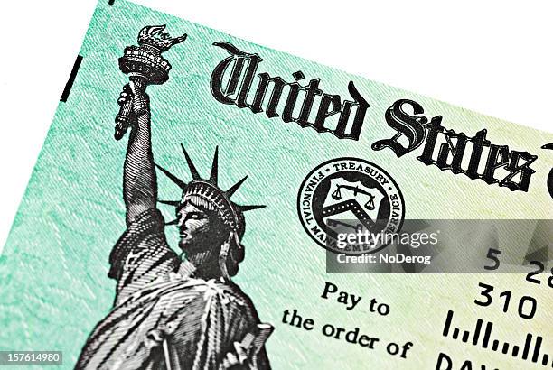 vue partielle de l'irs remboursement du trésor américain - internal revenue service photos et images de collection