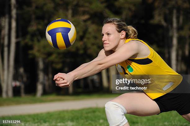 voleibol medidas defensivas - volear fotografías e imágenes de stock