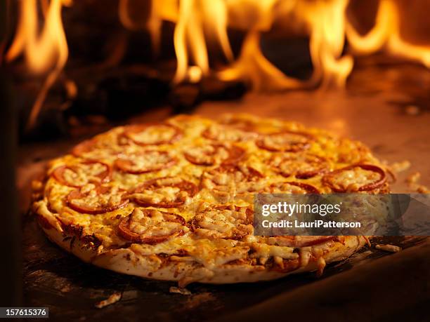 点のピザ窯のストックフォト Getty Images 点のピザ窯のストックフォト Getty Images