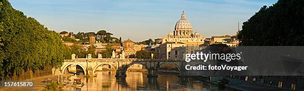 rome sunrise ponte sant'angelo vatican st peter's tiber panorama italy - st peter's square stock pictures, royalty-free photos & images