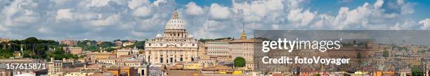 roma basílica de san pedro del vaticano città panorama italia - plaza fotografías e imágenes de stock