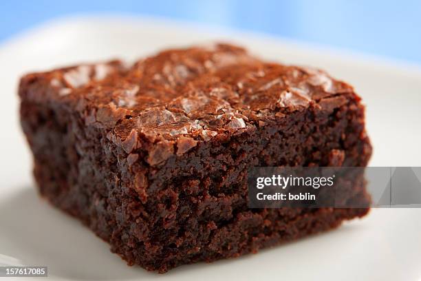 chocolate brownie - brownie stockfoto's en -beelden