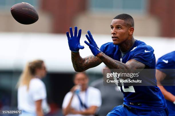 Tight end Darren Waller of the New York Giants during training camp at NY Giants Quest Diagnostics Training Center on July 27, 2023 in East...