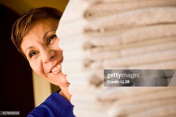 hotel maid - janitorial services stockfoto's en -beelden