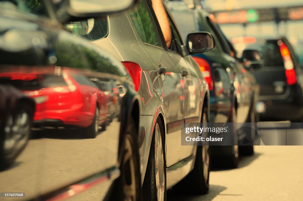 Cars Ride Queue Queueing Cars High-Res Stock Photo - Getty Images