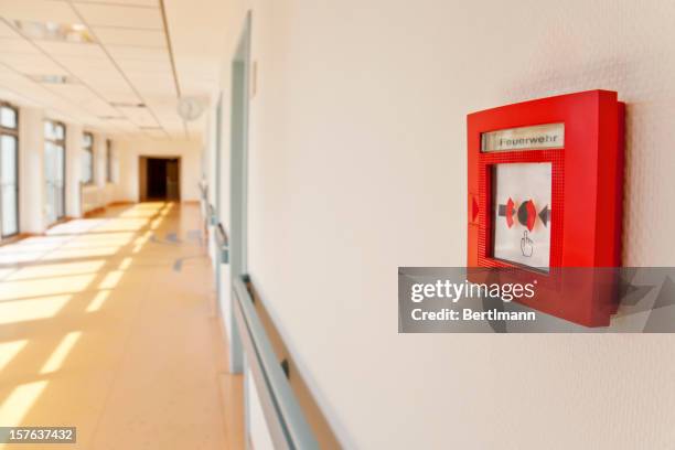 new fire alarm, break glass (with path) - sirene stockfoto's en -beelden