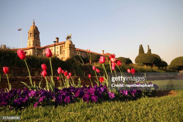 union building - pretoria photos et images de collection