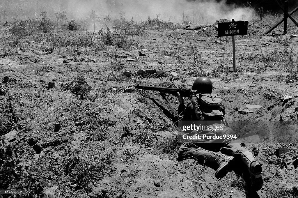 Guerra mundial recreación 2 del día D Military Soldier granulada blanco y negro