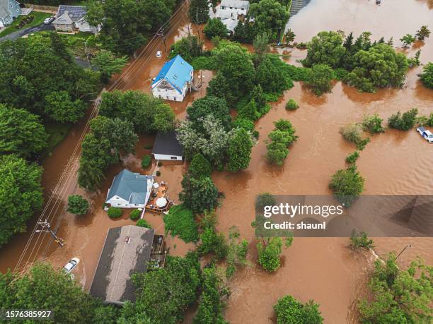 viel häuser - flut stock-fotos und bilder
