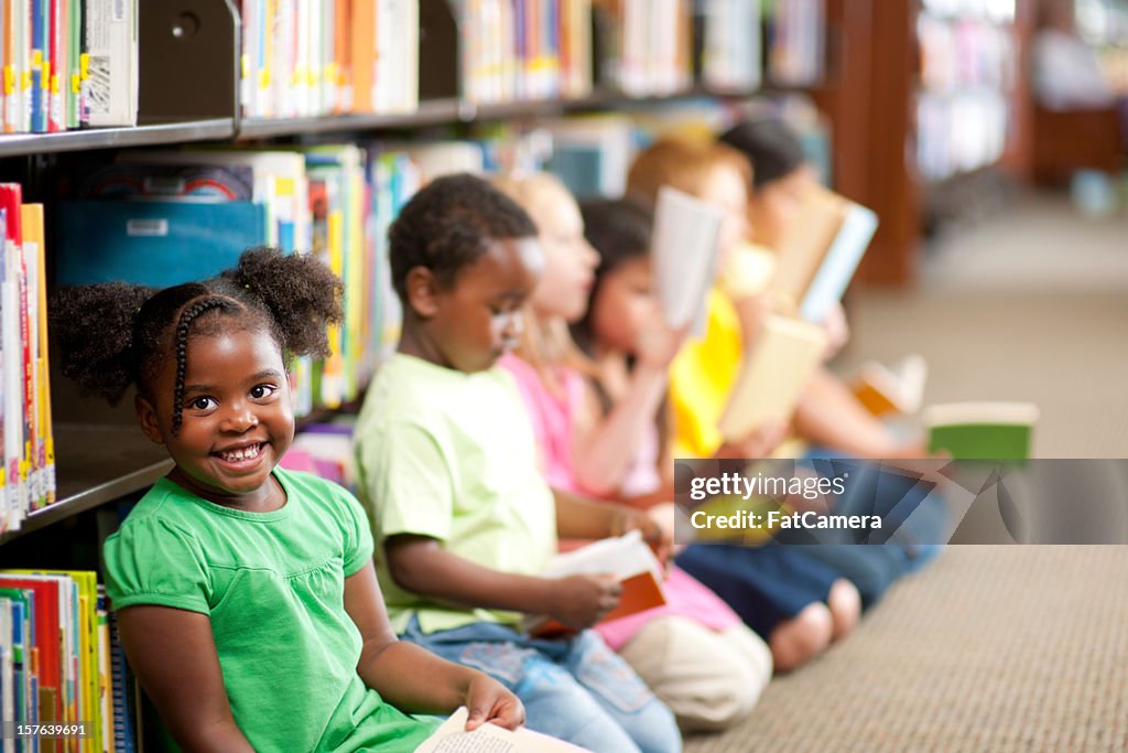 Kids In A Library High-Res Stock Photo - Getty Images