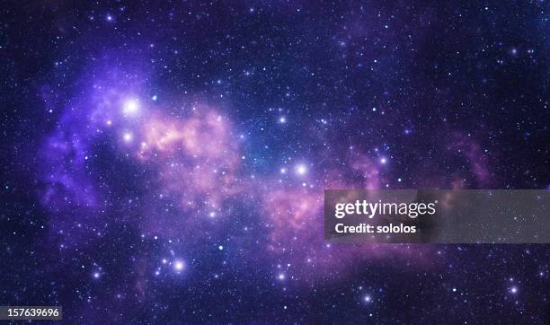 púrpura espacio estrellas - space fotografías e imágenes de stock