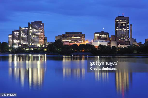 ガティノーの夜 - gatineau ストックフォトと画像