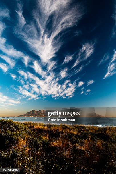 view of table mountain - cape town city stock pictures, royalty-free photos & images