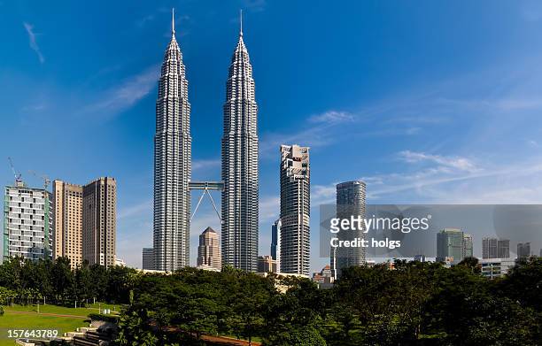 petronas twin towers, malásia - tower - fotografias e filmes do acervo