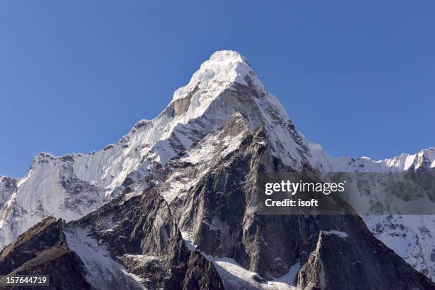 berg ama dablam. everest-schaltung. nepal motive - moräne stock-fotos und bilder