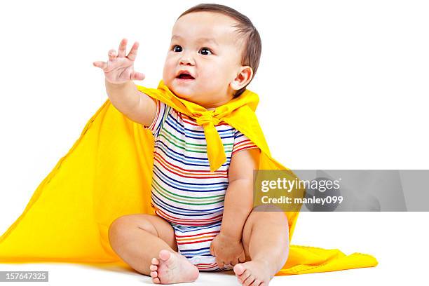 superheld kind in gelb cape - baby superhero stock-fotos und bilder