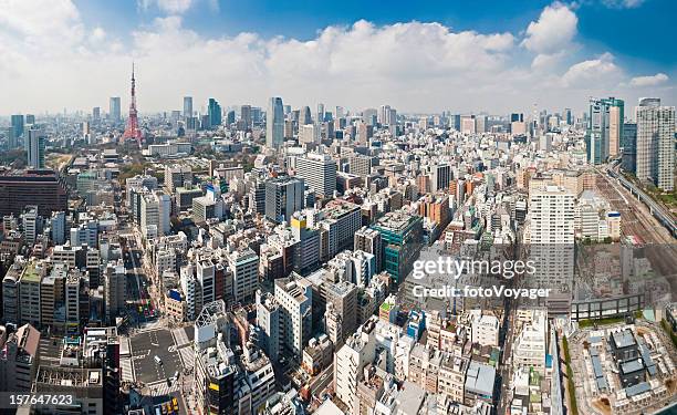 tour de tokyo, les rues de ville bondées et les gratte-ciels vue aérienne du japon - tokyo world trade center photos et images de collection