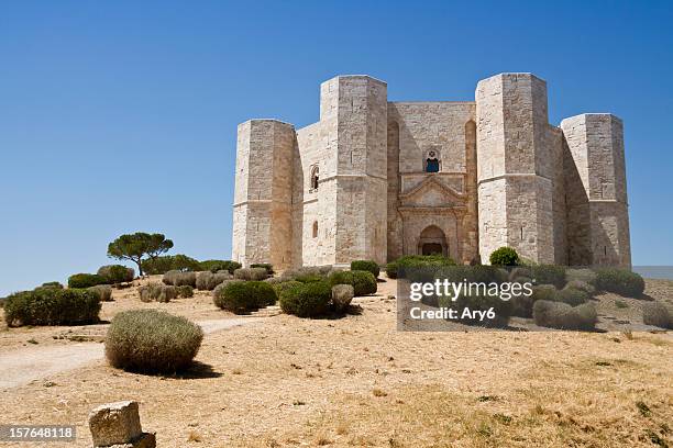 castle (castel del monte, apulia - southern italy) - as bari stock pictures, royalty-free photos & images