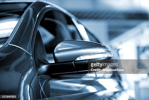 de espejo lateral (abstract nuevo coche azul - parte de veículo fotografías e imágenes de stock