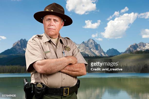 park ranger portrait - parkwachter stockfoto's en -beelden