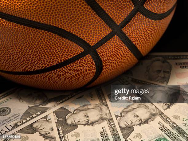 basquetebol sports jogos de azar - apostas desportivas imagens e fotografias de stock