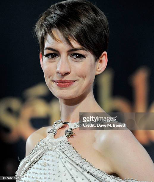 Anne Hathaway attends the World Premiere of 'Les Miserables' at Odeon Leicester Square on December 5, 2012 in London, England.