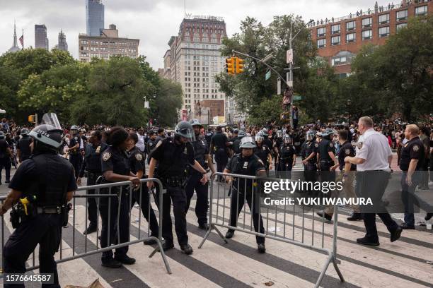 57,664 Barricade Stock Photos, High-Res Pictures, and Images - Getty Images