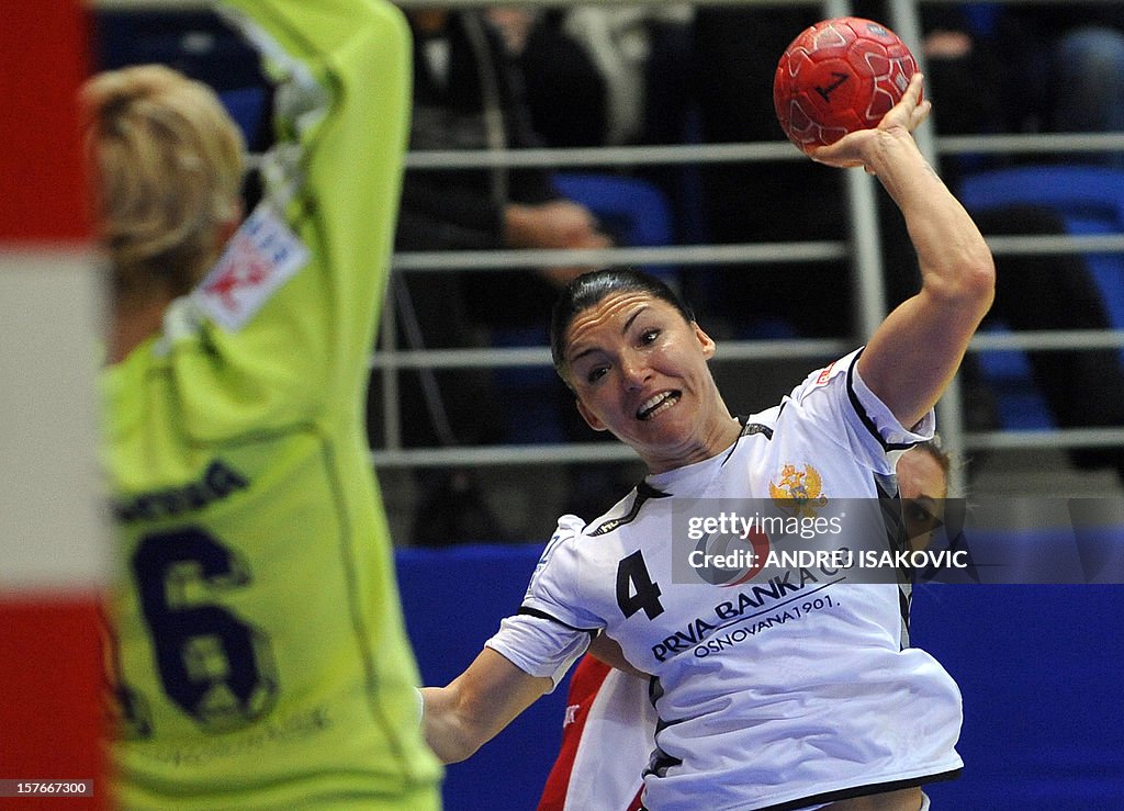 HANDBALL-EURO-2012-WOMEN-RUS-MNE