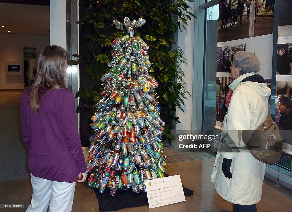 CANADA-ENVIRONMENT-RECYCLE-CHRISTMAS