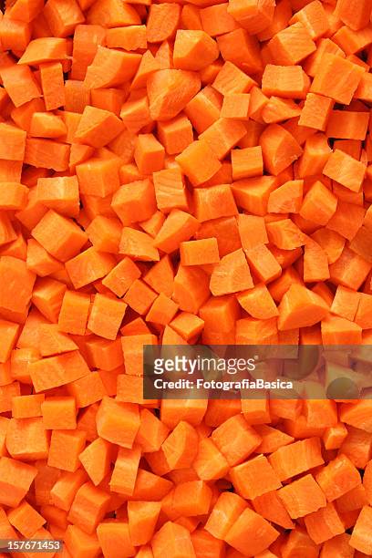 carote a cubetti sfondo - tagliato a pezzi foto e immagini stock