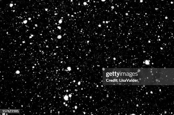 fiocchi di neve - nevicata foto e immagini stock