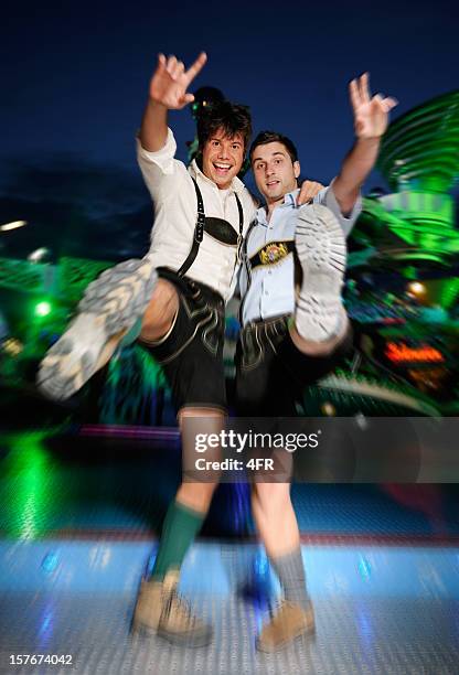 verrückte karneval spaß auf der das oktoberfest - lederhose stock-fotos und bilder