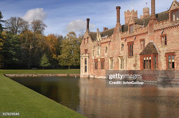 country house - moat stock pictures, royalty-free photos & images