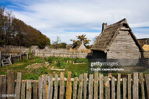 colonial homes and garden - plymouth massachusetts stockfoto's en -beelden